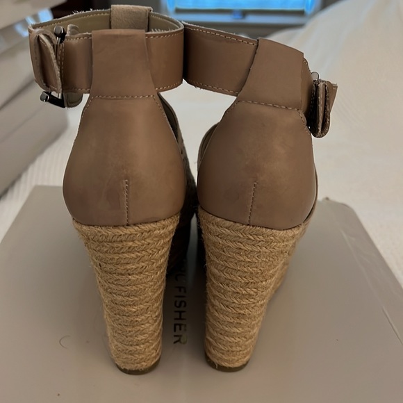 Marc Fisher HASINA platform wedge espadrilles in color called dark natural suede - Picture 3 of 7